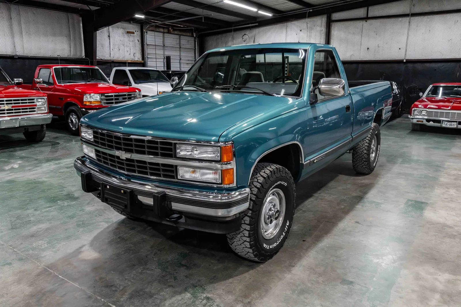 1993-Chevrolet-K2500-Bright Teal Metalic-195397-33.jpg